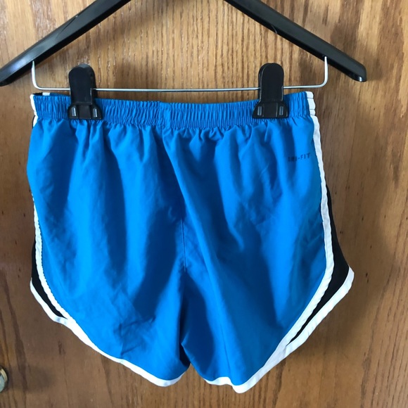 Blue nike shorts - Picture 3 of 3